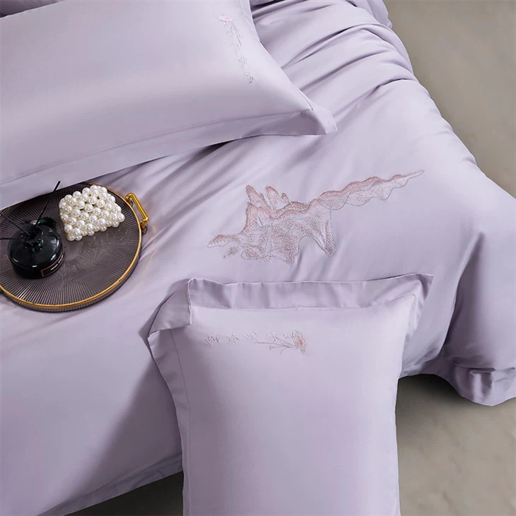 Embroidered Four-piece Bedding Set high quality